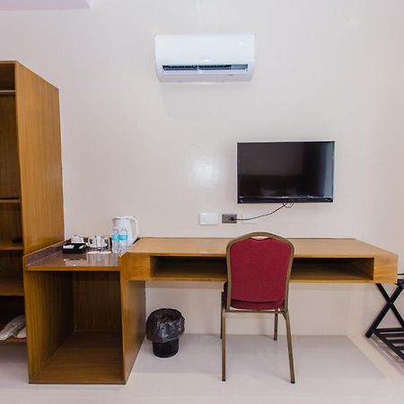 Maxi Hotel And Event Center Tagbilaran City Ngoại thất bức ảnh