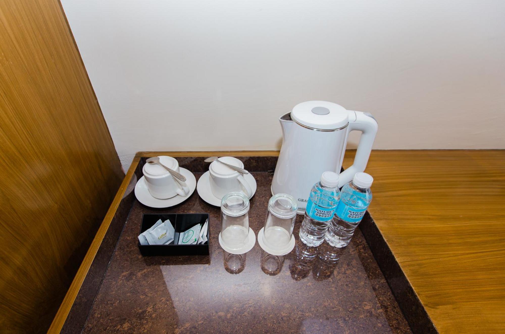 Maxi Hotel And Event Center Tagbilaran City Ngoại thất bức ảnh