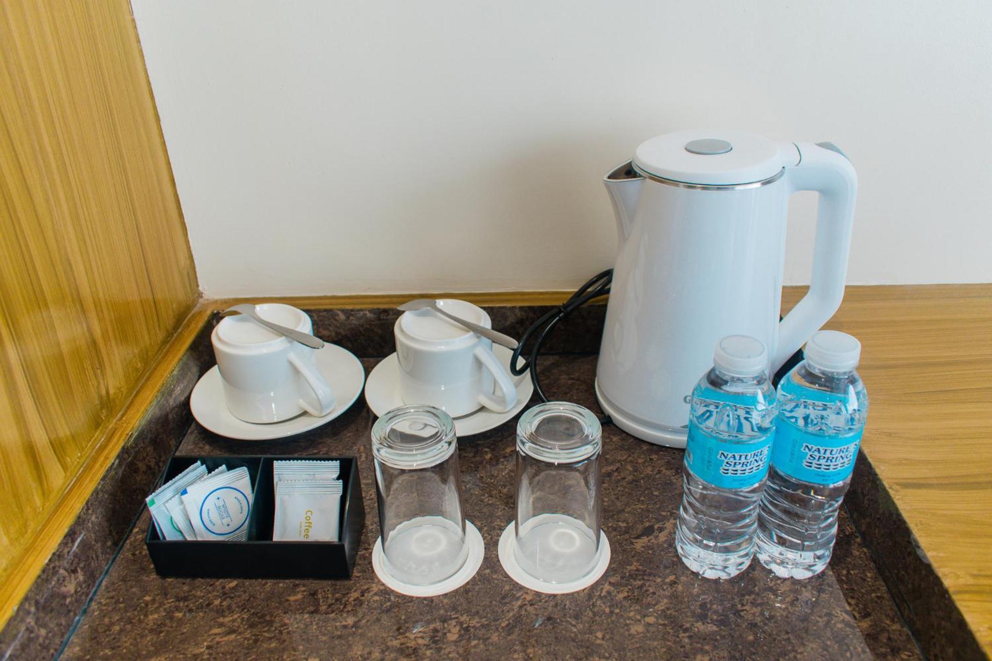 Maxi Hotel And Event Center Tagbilaran City Ngoại thất bức ảnh