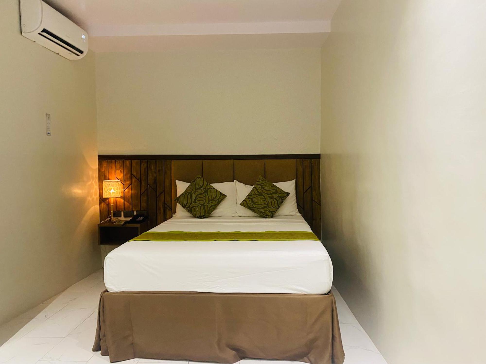 Maxi Hotel And Event Center Tagbilaran City Ngoại thất bức ảnh