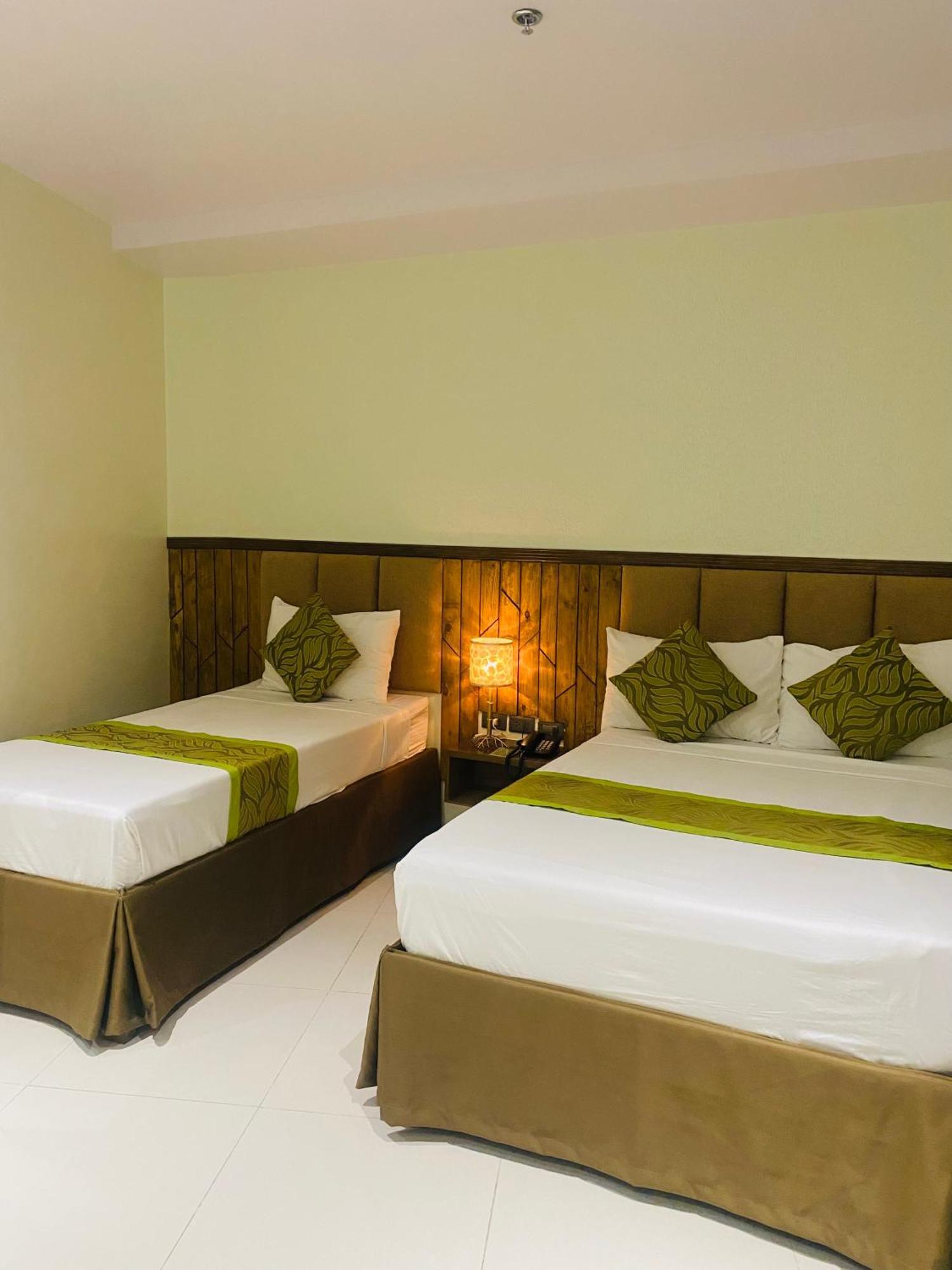 Maxi Hotel And Event Center Tagbilaran City Ngoại thất bức ảnh