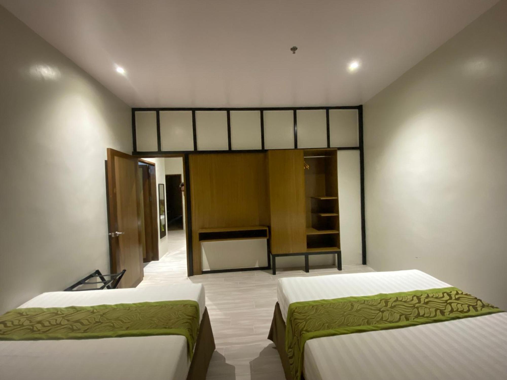 Maxi Hotel And Event Center Tagbilaran City Ngoại thất bức ảnh