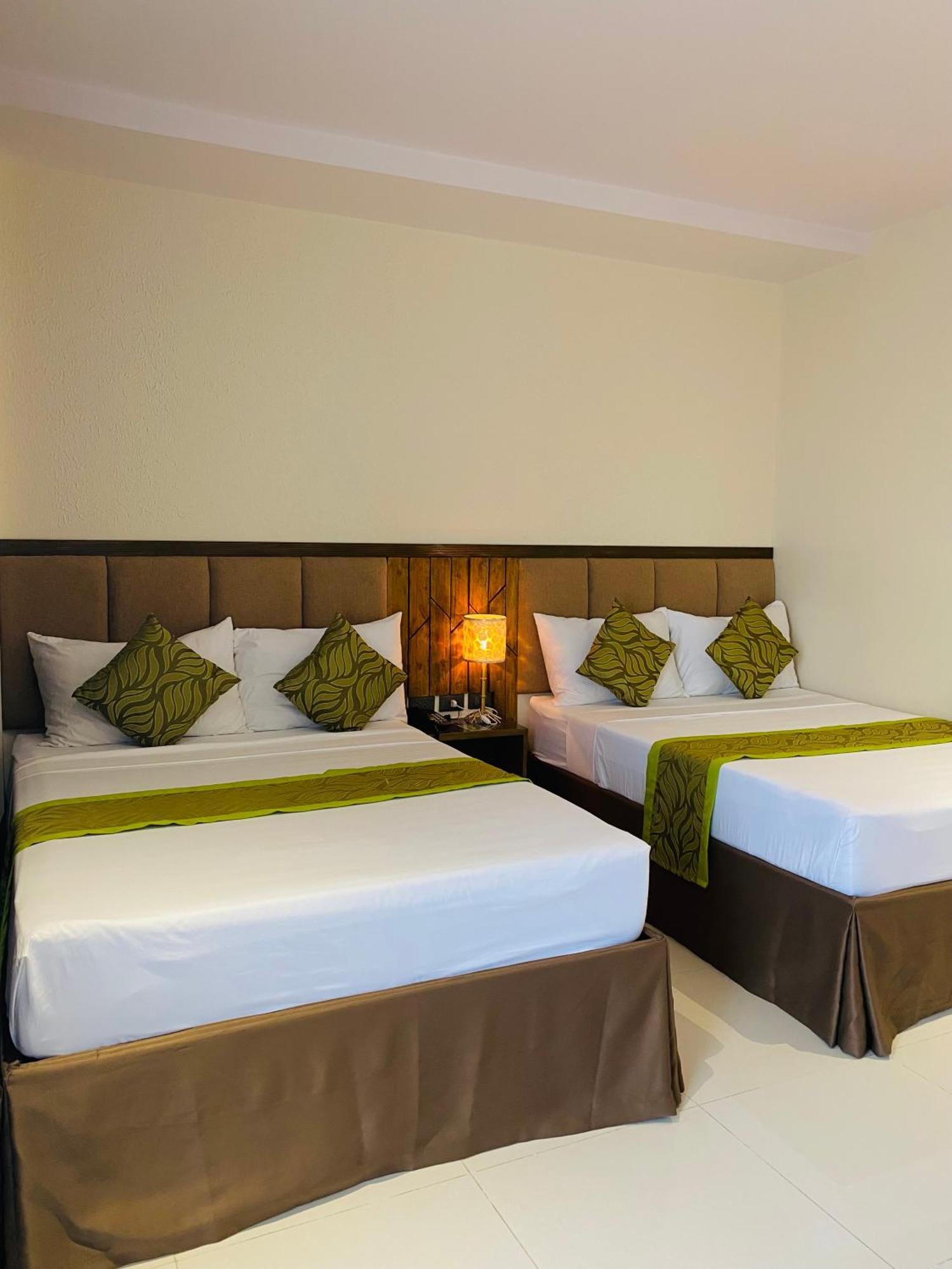 Maxi Hotel And Event Center Tagbilaran City Ngoại thất bức ảnh