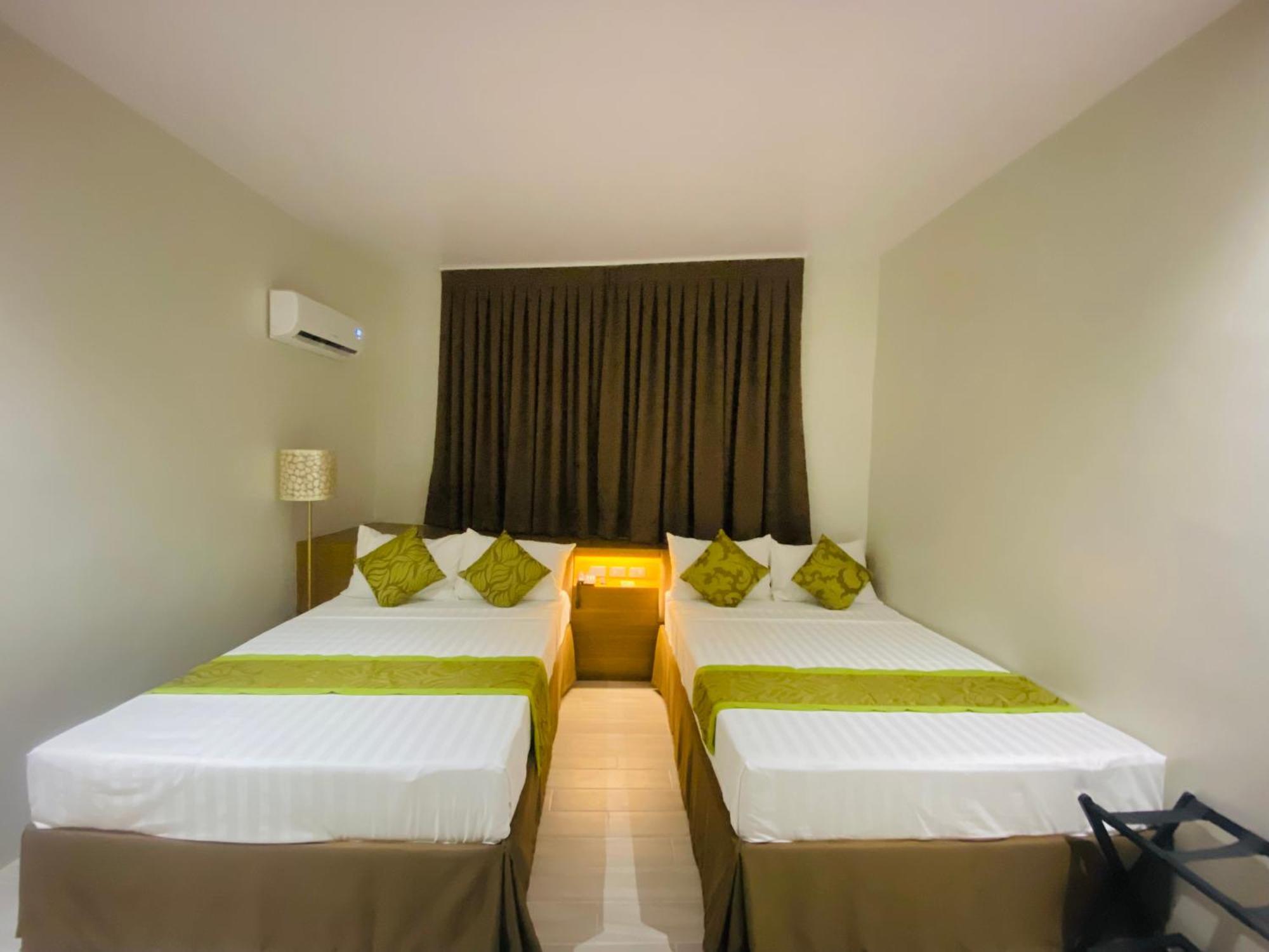 Maxi Hotel And Event Center Tagbilaran City Ngoại thất bức ảnh