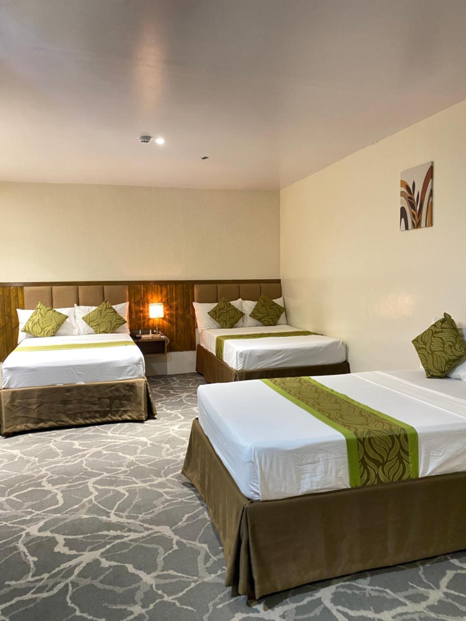 Maxi Hotel And Event Center Tagbilaran City Ngoại thất bức ảnh