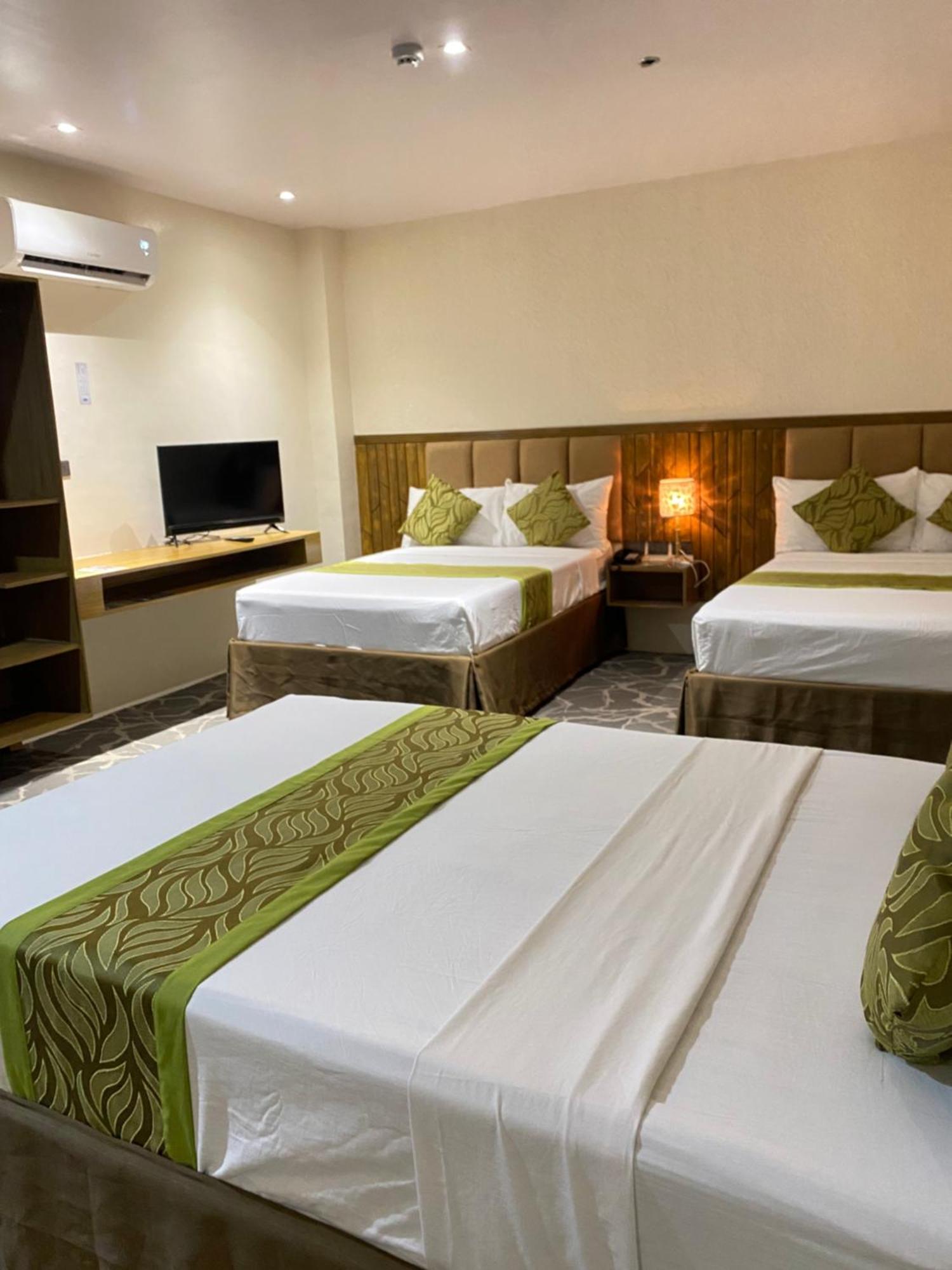 Maxi Hotel And Event Center Tagbilaran City Ngoại thất bức ảnh