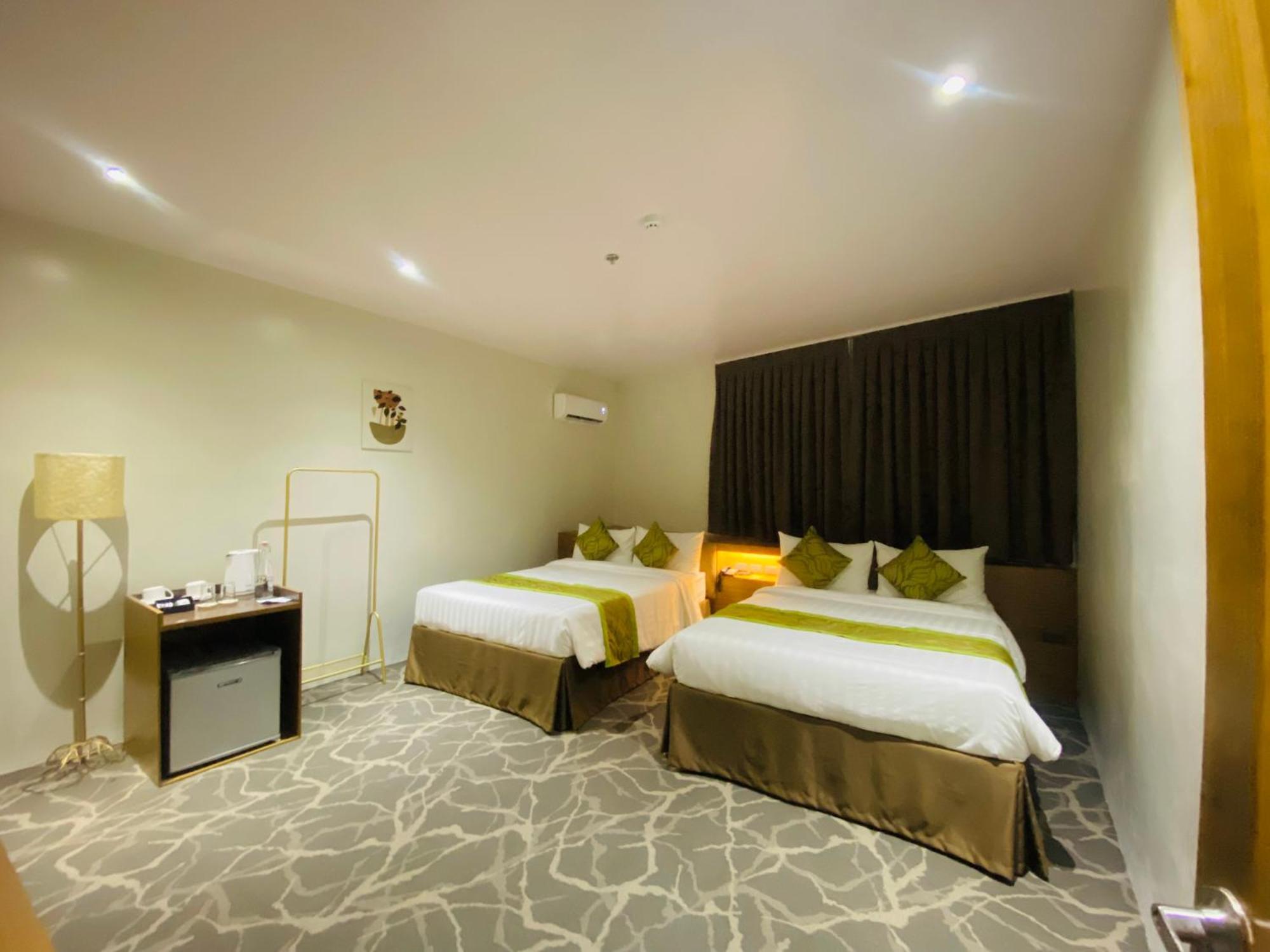 Maxi Hotel And Event Center Tagbilaran City Ngoại thất bức ảnh